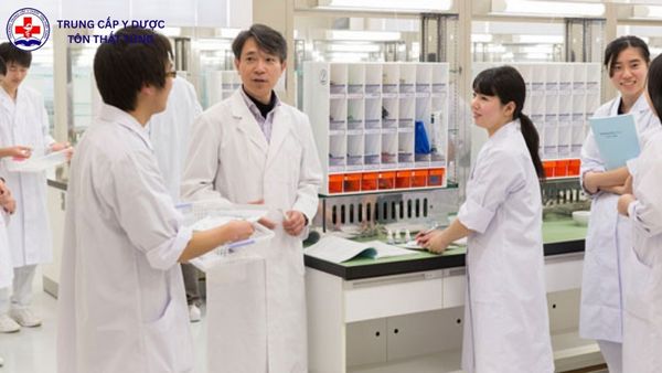 Điều dưỡng học những gì