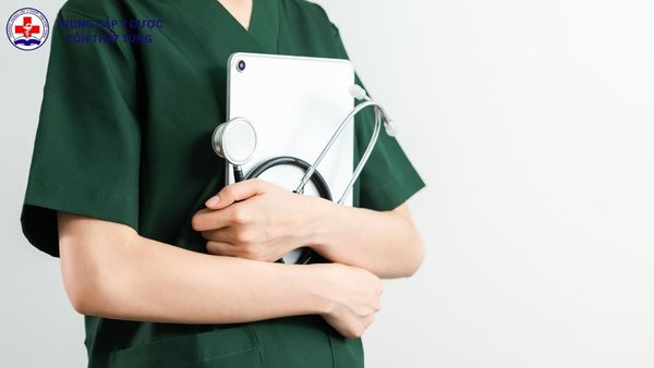 Chứng chỉ chuyển đổi Điều dưỡng sang Y sĩ là gì? Điều kiện, lộ trình và cơ hội nghề nghiệp chứng chỉ chuyển đổi điều dưỡng sang y sĩ