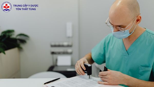 Thạc sĩ Xét nghiệm Y học là gì? Điều kiện học, thời gian và lộ trình phù hợp thạc sĩ xét nghiệm y học