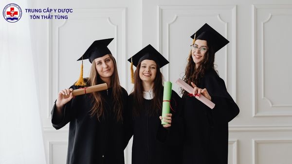 Mức lương của Y sĩ đa khoa