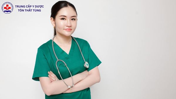 Điều dưỡng nha khoa là làm gì? Công việc, cơ hội và lộ trình học điều dưỡng nha khoa là làm gì
