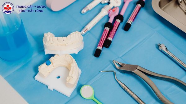 Kỹ thuật phục hình răng là gì? Hiểu đúng về ngành nghề trong nha khoa kỹ thuật phục hình răng là gì