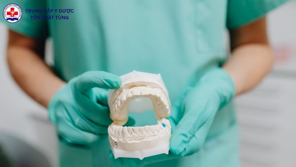 Kỹ thuật phục hình răng là gì? Hiểu đúng về ngành nghề trong nha khoa kỹ thuật phục hình răng là gì