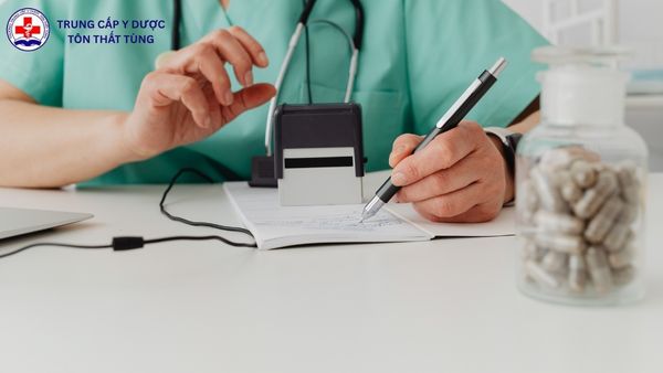 Lương của dược sĩ cao đẳng hiện nay là bao nhiêu? lương của dược sĩ cao đẳng