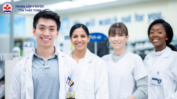 Lương của dược sĩ cao đẳng hiện nay là bao nhiêu? lương của dược sĩ cao đẳng