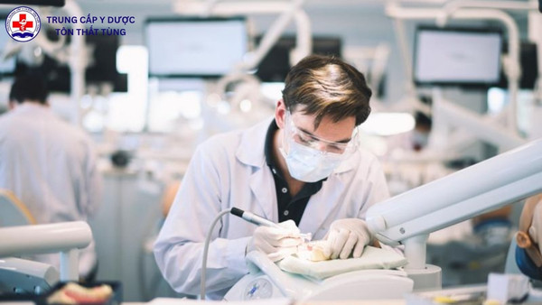 Lương kỹ thuật viên phục hình răng hiện nay là bao nhiêu? lương kỹ thuật viên phục hình răng