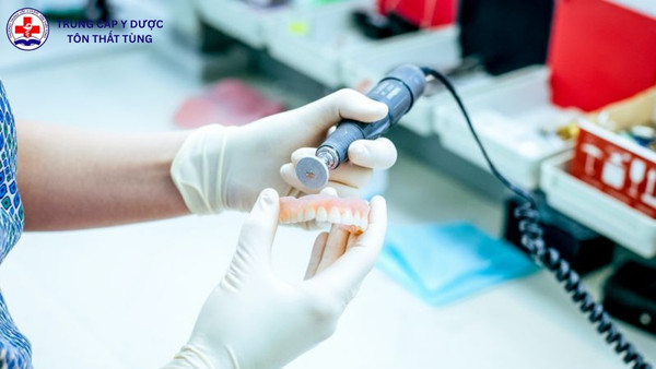 Lương kỹ thuật viên phục hình răng hiện nay là bao nhiêu? lương kỹ thuật viên phục hình răng