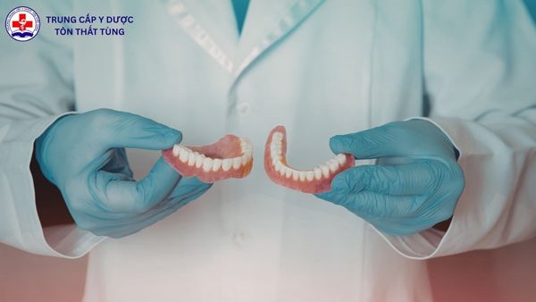 Trung cấp kỹ thuật phục hình răng là gì? Học gì, làm gì, cơ hội ra sao? trung cấp kỹ thuật phục hình răng